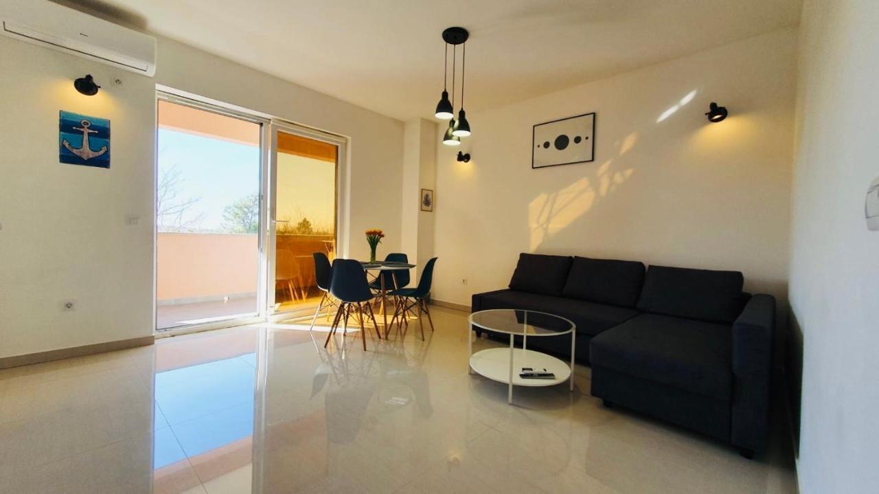 Apartman Petar Ražanac Zewnętrze zdjęcie