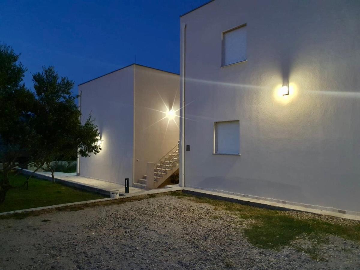 Apartman Petar Ražanac Zewnętrze zdjęcie