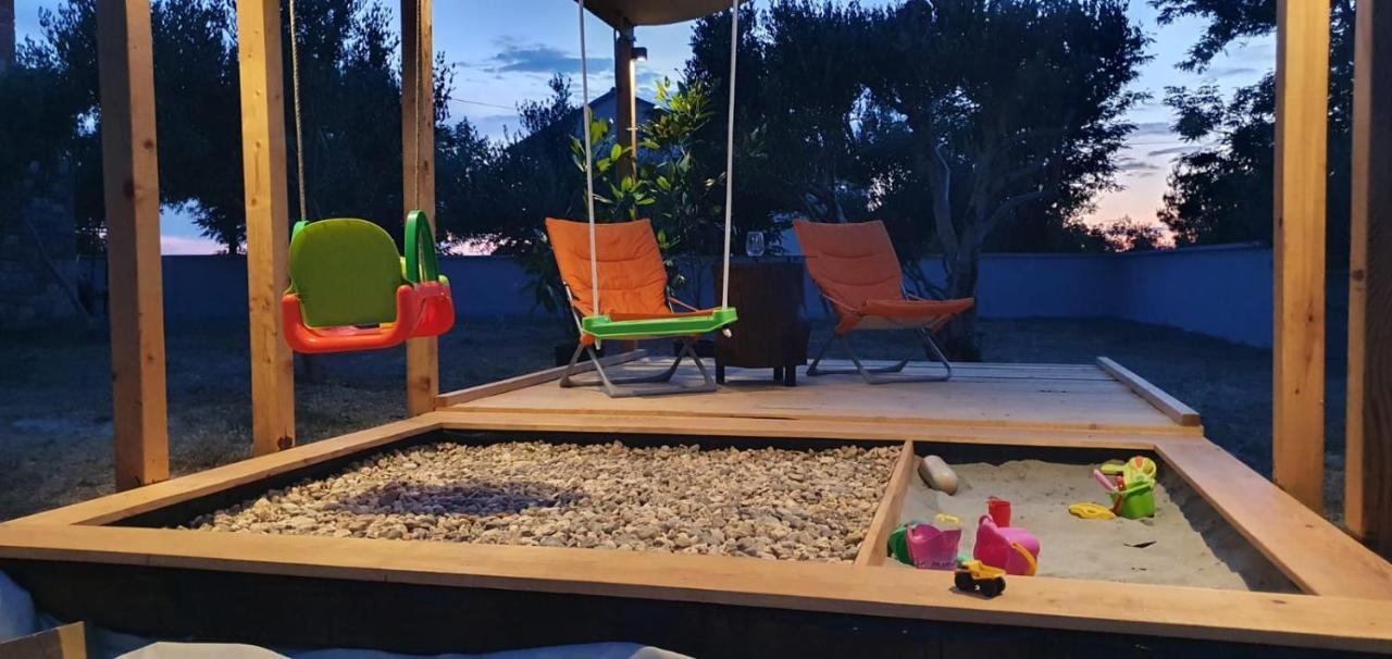 Apartman Petar Ražanac Zewnętrze zdjęcie