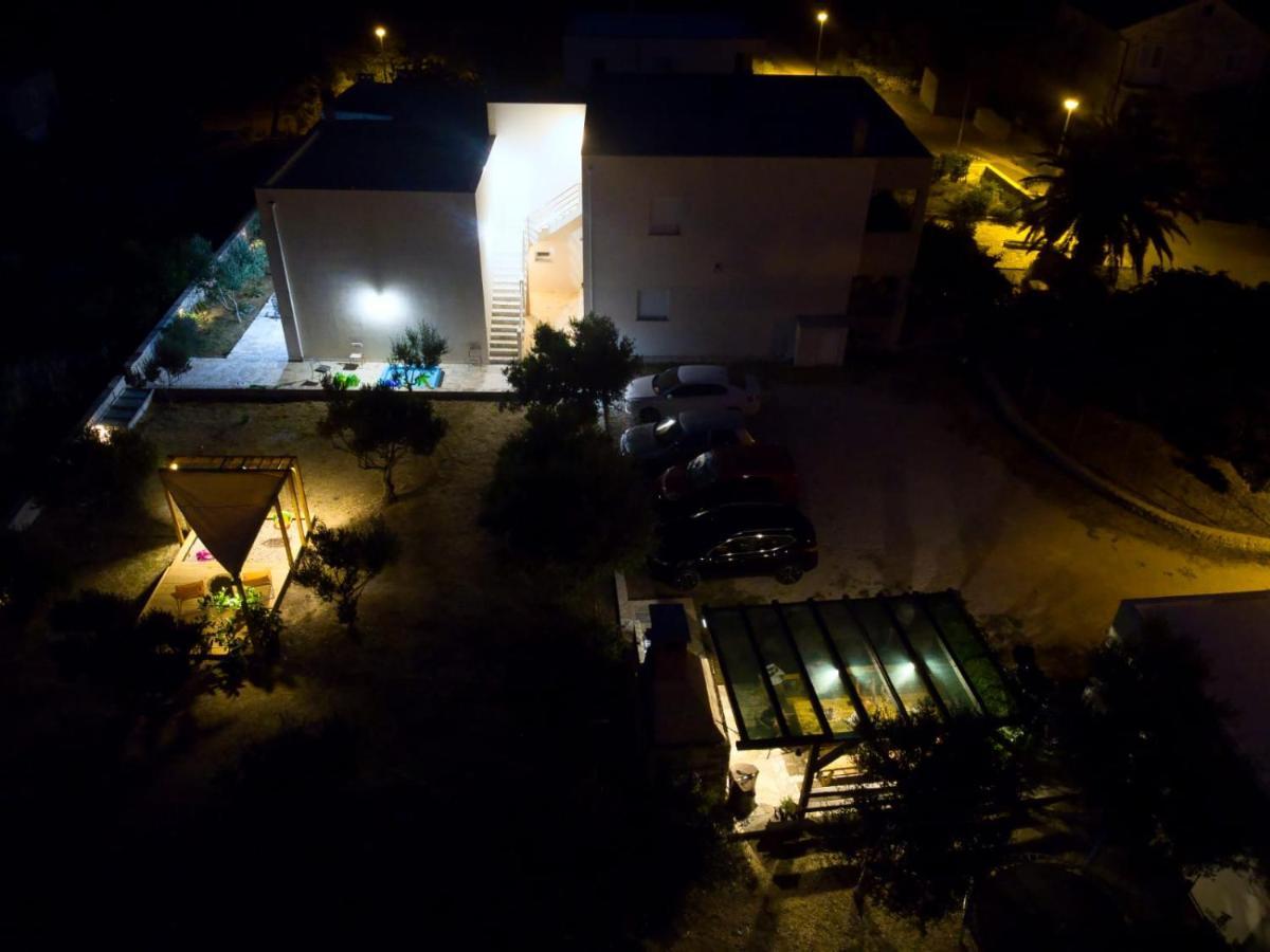 Apartman Petar Ražanac Zewnętrze zdjęcie