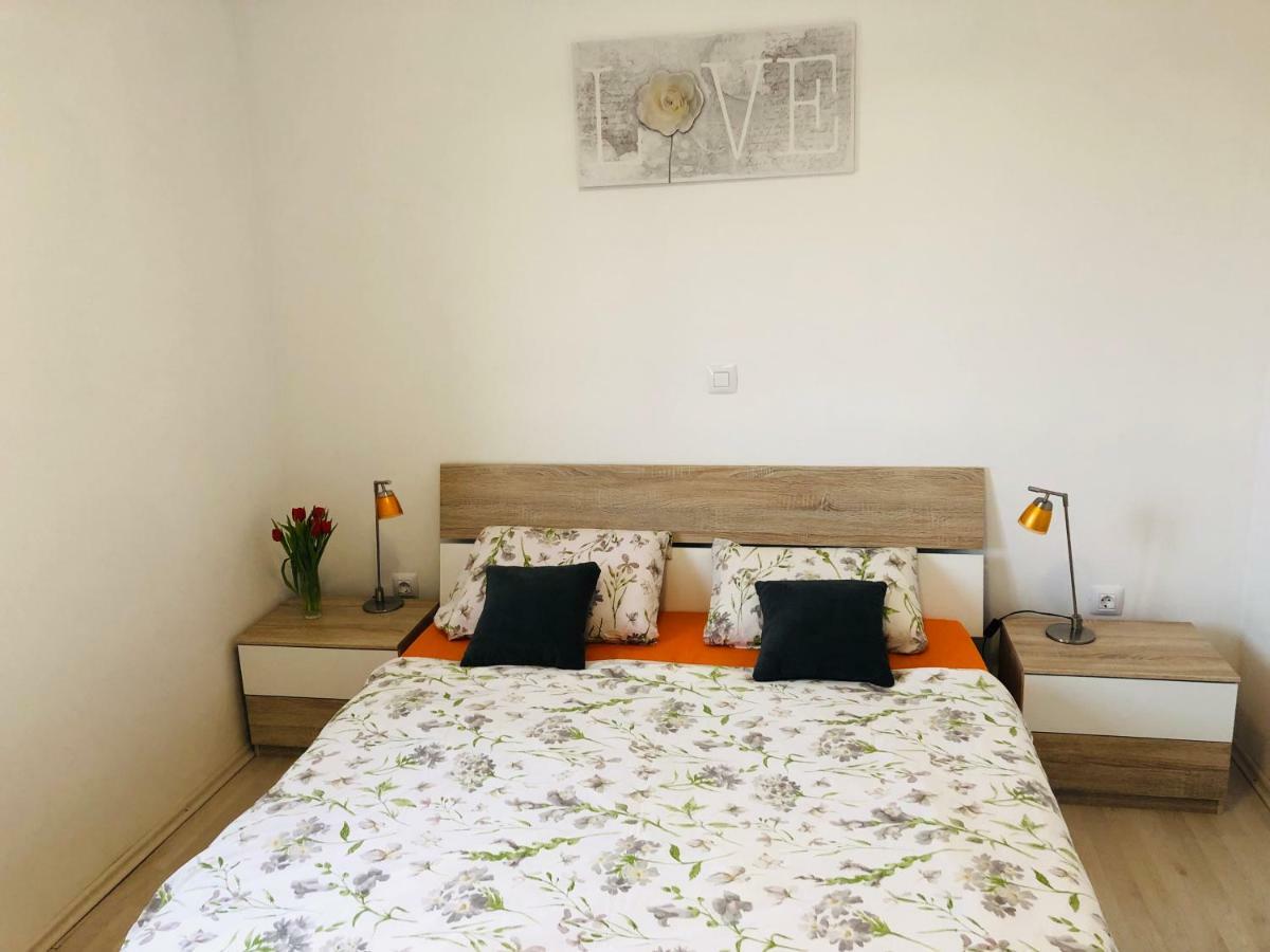 Apartman Petar Ražanac Zewnętrze zdjęcie